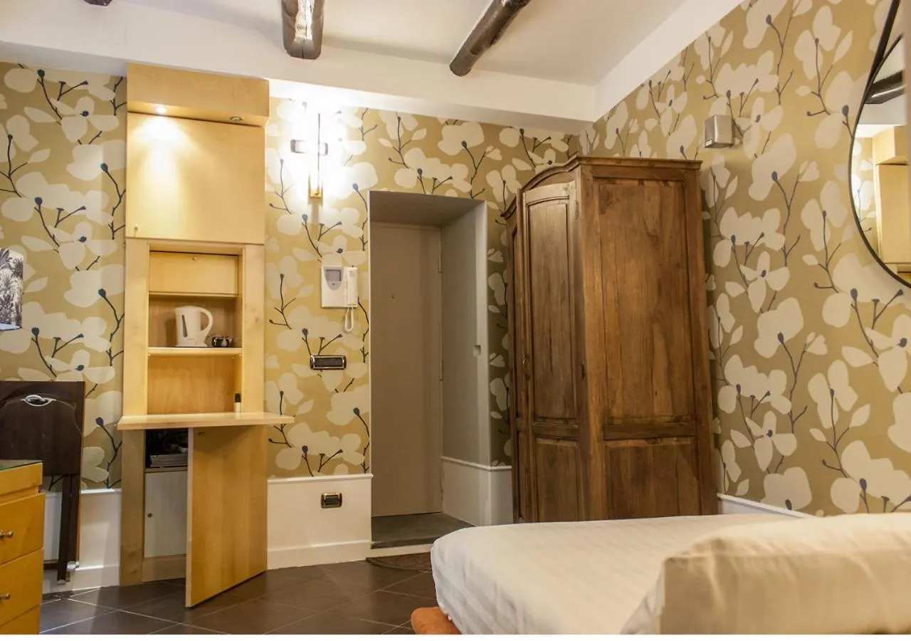 Relais Santa Chiara Apartment Naples