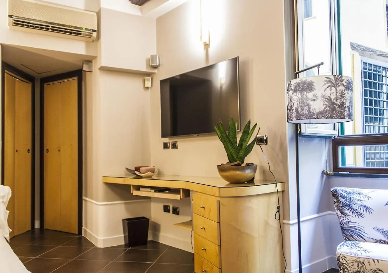 Relais Santa Chiara Apartment Naples
